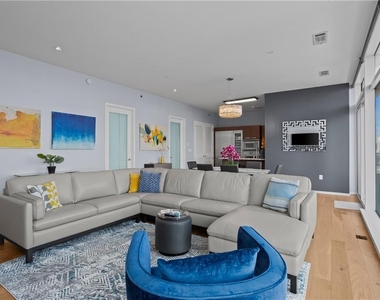 45 Ivan Allen Jr Boulevard Nw - Photo Thumbnail 3