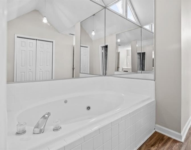 320 Saint Simons Cove - Photo Thumbnail 27