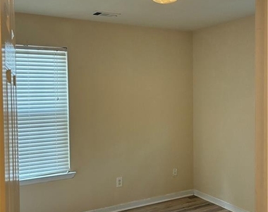 1692 Atkinson Park Circle - Photo Thumbnail 5