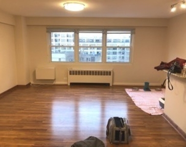 2909 N Sheridan Road - Photo Thumbnail 9