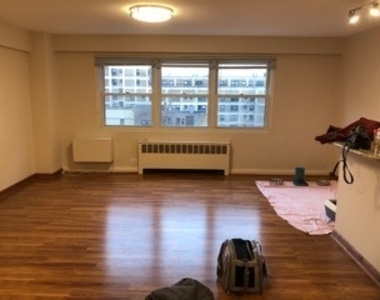 2909 N Sheridan Road - Photo Thumbnail 7
