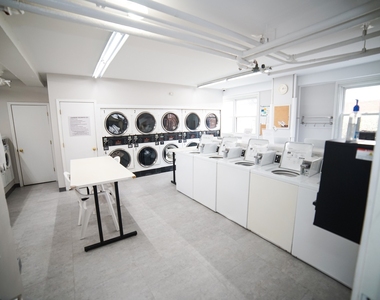 2909 N Sheridan Road - Photo Thumbnail 10