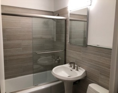 2909 N Sheridan Road - Photo Thumbnail 5