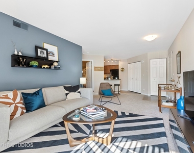 1517 Westminster Drive - Photo Thumbnail 16