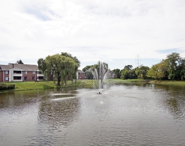1517 Westminster Drive - Photo Thumbnail 7
