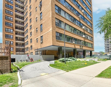 6118 N Sheridan Road - Photo Thumbnail 1