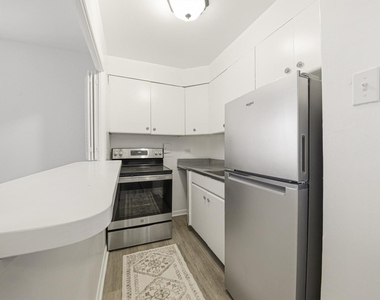 6118 N Sheridan Road - Photo Thumbnail 7