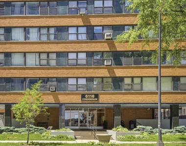 6118 N Sheridan Road - Photo Thumbnail 2