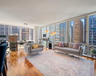 505 N Mcclurg Court - Photo Thumbnail 3