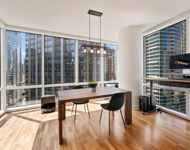 505 N Mcclurg Court - Photo Thumbnail 7