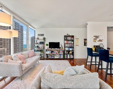 505 N Mcclurg Court - Photo Thumbnail 4