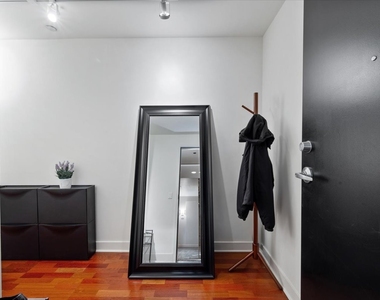505 N Mcclurg Court - Photo Thumbnail 2