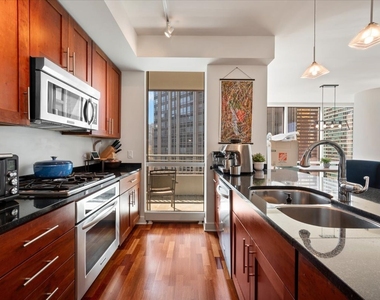 505 N Mcclurg Court - Photo Thumbnail 13