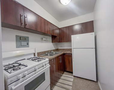 736 W Buena Avenue - Photo Thumbnail 1