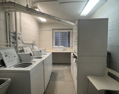 736 W Buena Avenue - Photo Thumbnail 8
