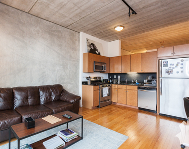 630 N Franklin Street - Photo Thumbnail 2