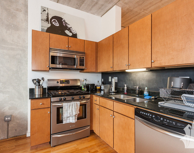 630 N Franklin Street - Photo Thumbnail 3