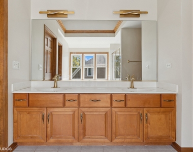 2327 Flat Rock Court - Photo Thumbnail 21