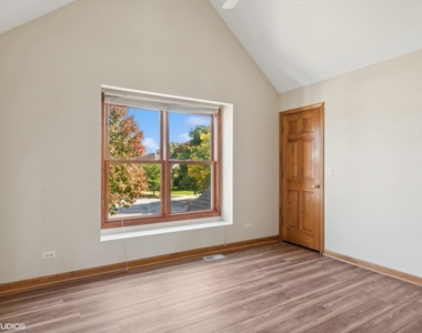 2327 Flat Rock Court - Photo Thumbnail 15
