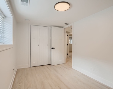 2602 N Springfield Avenue - Photo Thumbnail 26