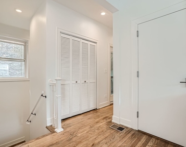 2602 N Springfield Avenue - Photo Thumbnail 11