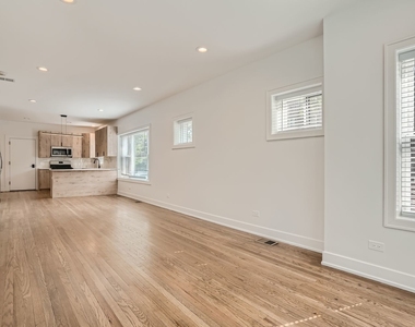 2602 N Springfield Avenue - Photo Thumbnail 2