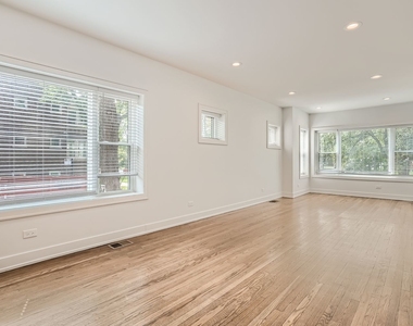 2602 N Springfield Avenue - Photo Thumbnail 7