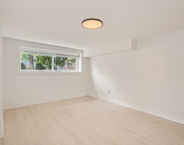 2602 N Springfield Avenue - Photo Thumbnail 23