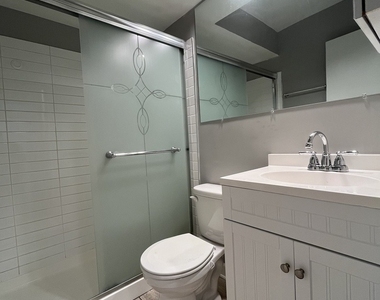 516 W Melrose Street - Photo Thumbnail 6