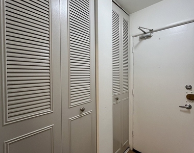 516 W Melrose Street - Photo Thumbnail 7