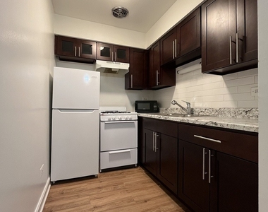 516 W Melrose Street - Photo Thumbnail 1