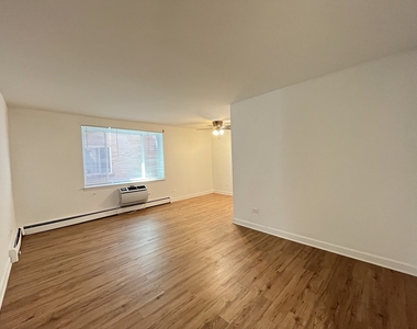 516 W Melrose Street - Photo Thumbnail 2