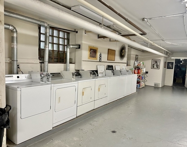 1042 W Bryn Mawr Avenue - Photo Thumbnail 11