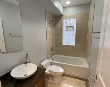 1448 W Thorndale Avenue - Photo Thumbnail 12