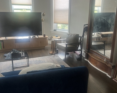 4740 S Prairie Avenue - Photo Thumbnail 3