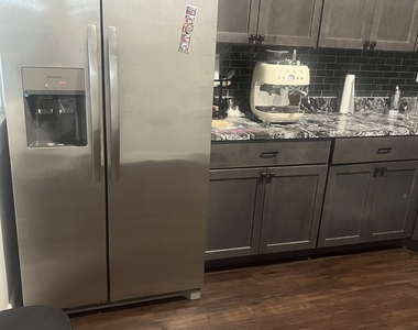 4740 S Prairie Avenue - Photo Thumbnail 10
