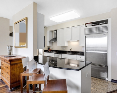 33 W Ontario Street - Photo Thumbnail 7
