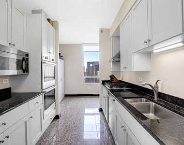 33 W Ontario Street - Photo Thumbnail 8