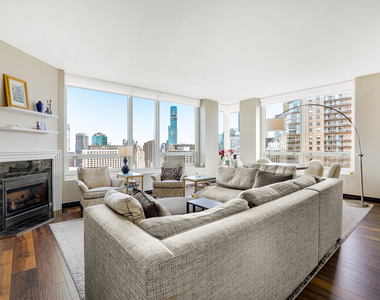 33 W Ontario Street - Photo Thumbnail 2