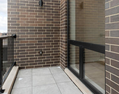 2505 W Farragut Avenue - Photo Thumbnail 6