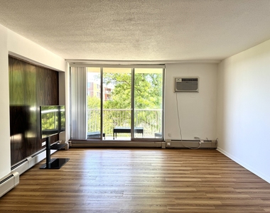 2211 S Stewart Avenue - Photo Thumbnail 4