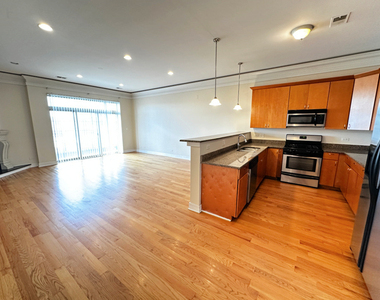 4518 N Kedzie Avenue - Photo Thumbnail 2