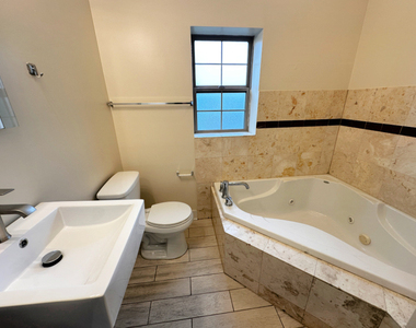 4518 N Kedzie Avenue - Photo Thumbnail 6