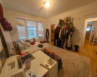 3815 N Wilton Avenue - Photo Thumbnail 14