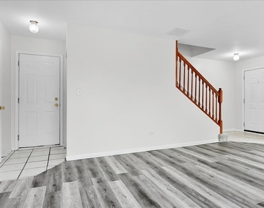 2449 Mayfield Drive - Photo Thumbnail 4