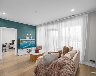 2342 W Adams Street - Photo Thumbnail 6