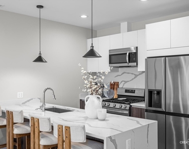 2342 W Adams Street - Photo Thumbnail 4
