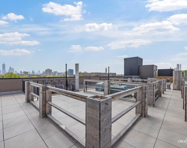 2342 W Adams Street - Photo Thumbnail 15