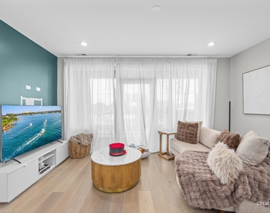 2342 W Adams Street - Photo Thumbnail 9