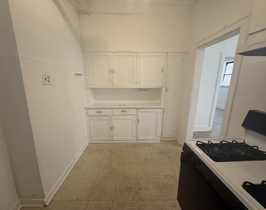 3258 Maple Avenue - Photo Thumbnail 8